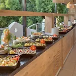 Sapphire Club מלון