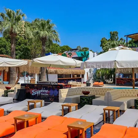 فندق Sapphire Club