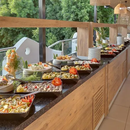 Sapphire Club فندق