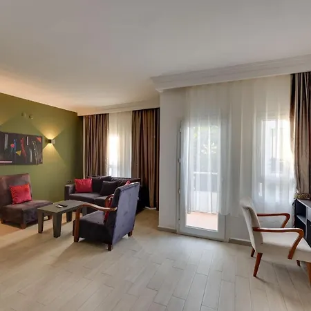 Sapphire Club فندق