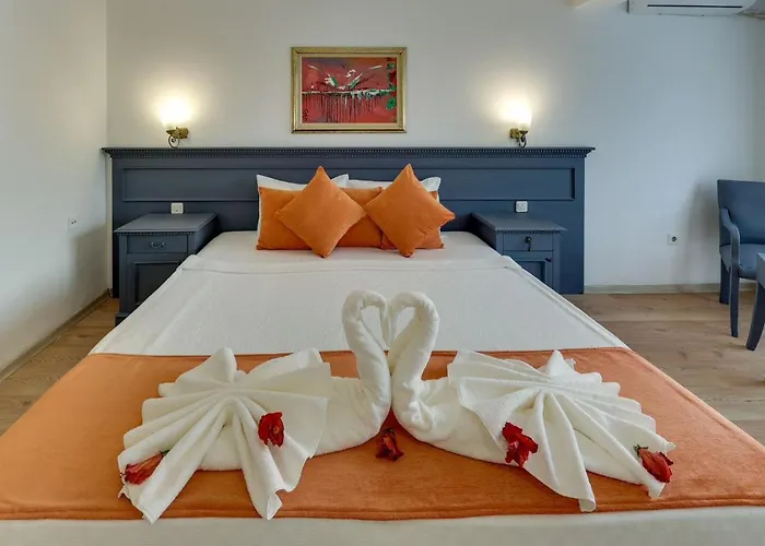 Hotel Sapphire Club