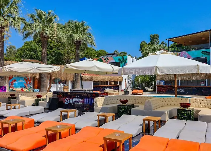 Hotel Sapphire Club